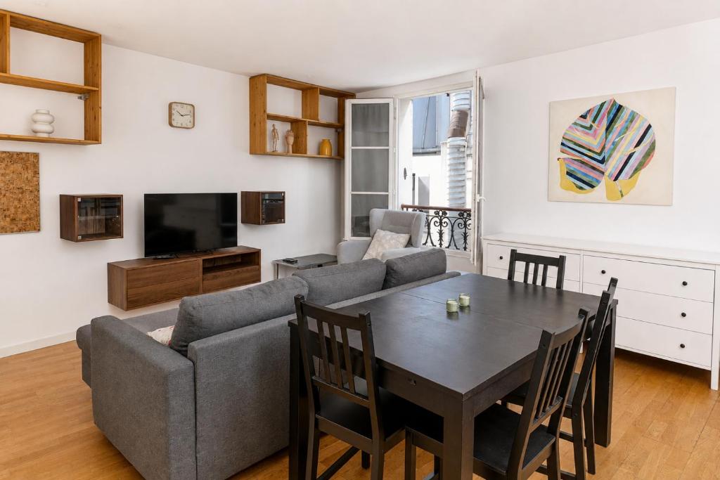 Magnificent Apartment in the Best Central Location of Paris 1 Minute Walk to Train Station