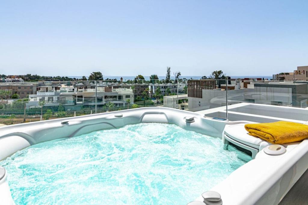 Lms48- Roof Terrace, Jacuzzi & Sauna