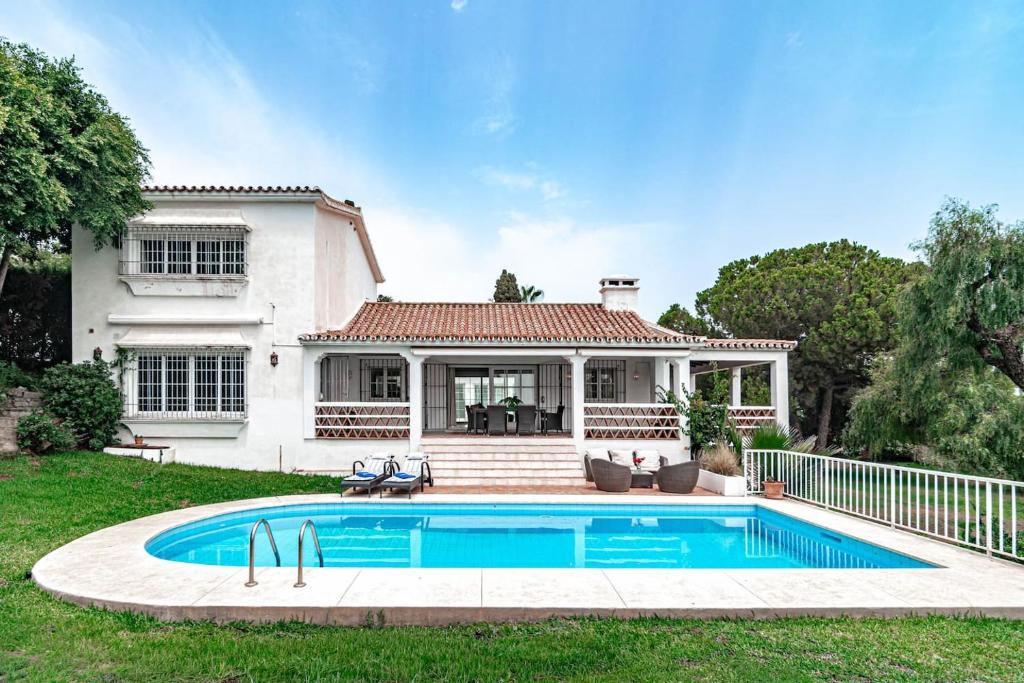 Villa Alegre - Charming Villa With Private Pool