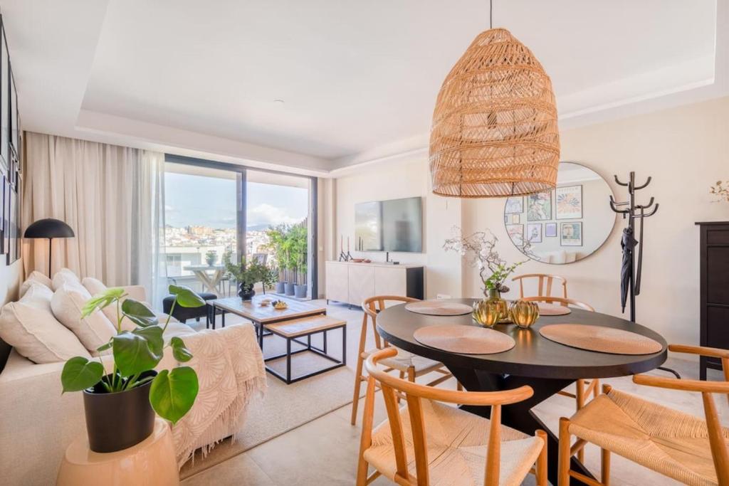 Inf34I - Modern & Bright City Apartment
