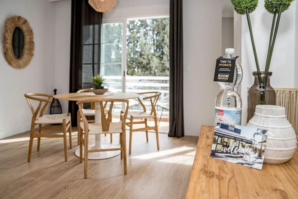 Go- Golden Banus By Roomservices