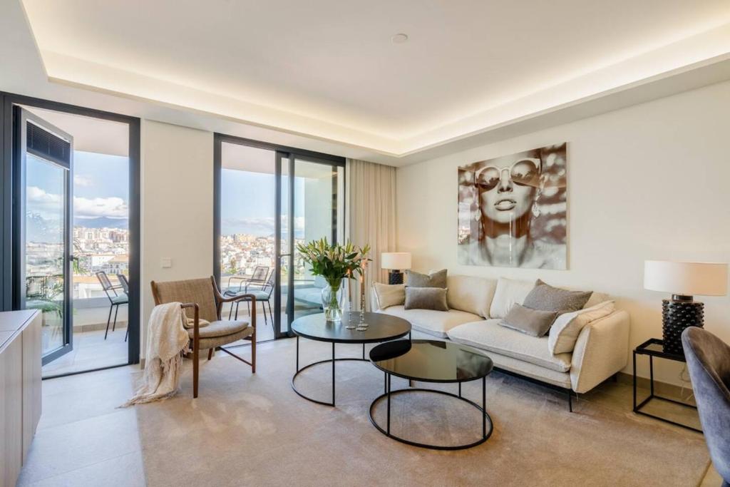 Inf26F - Modern And Bright City Apartment