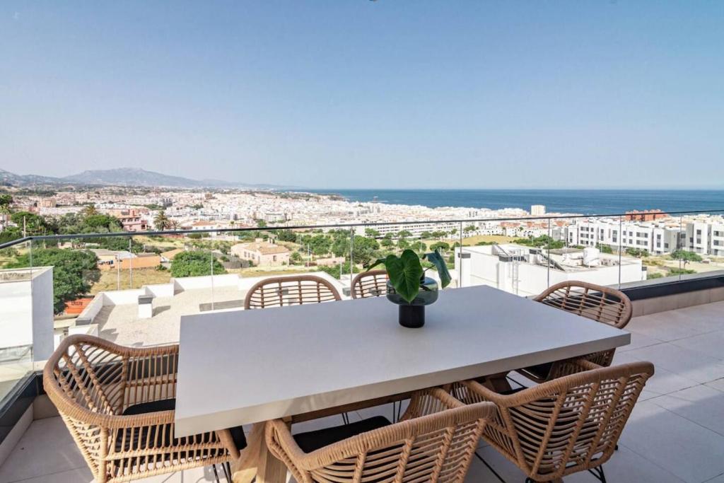 Lme9F1- Penthouse, Amazing Views, Families Only