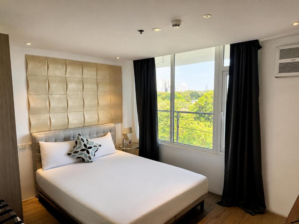 City Park Hotel Residences - Standard Queen Room