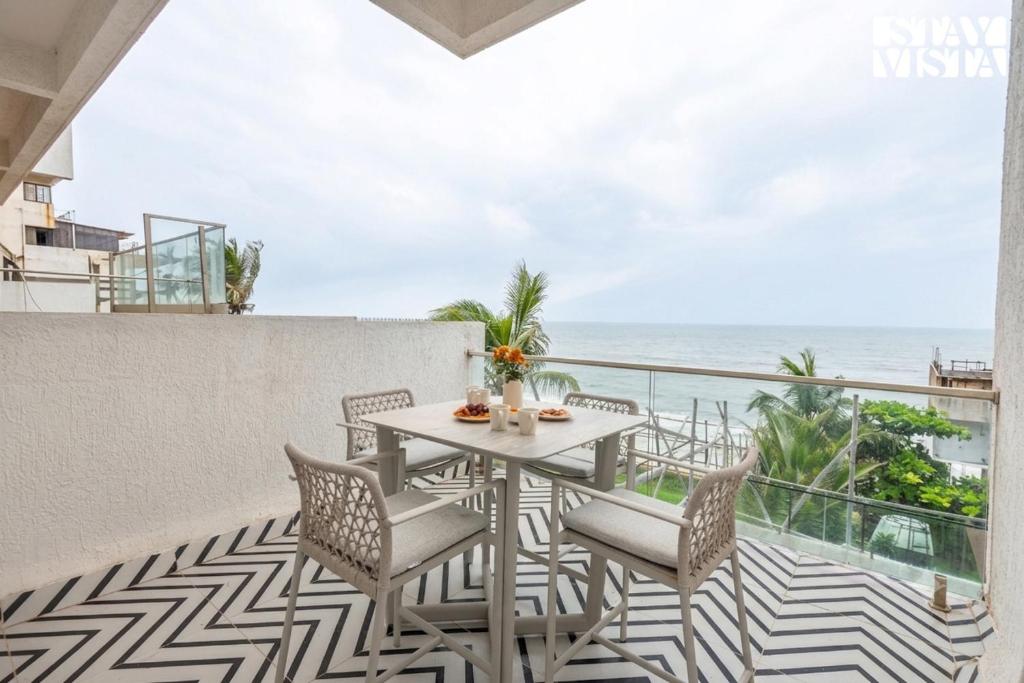 فضای داخلی Vaana by the Sea, Part of StayVista در بمبئی - تصویر ۳