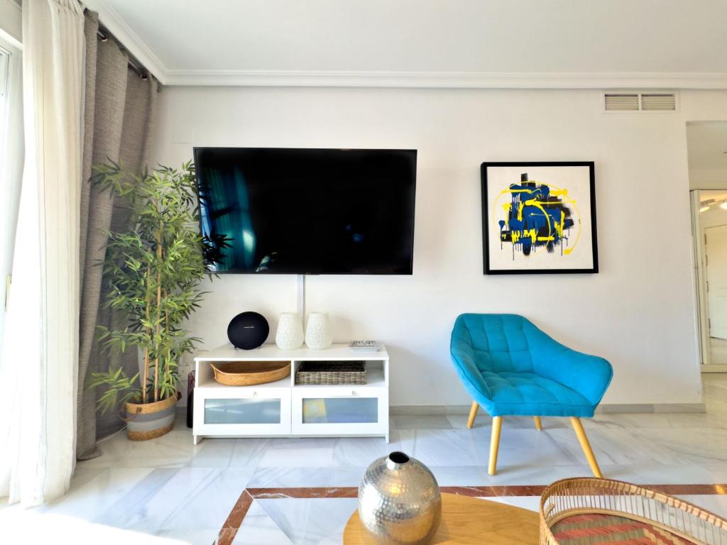 South-Facing 2BR near Puerto Banús