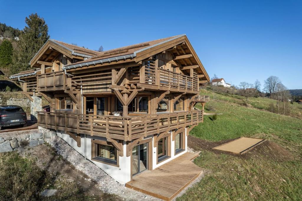 Chalet LImpérial Indoor Pool Sauna Cinema Room & Panoramic Views 1