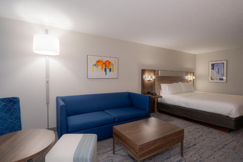 Holiday Inn Express Hotel & Suites Minneapolis - Minnetonka, an IHG Hotel - 