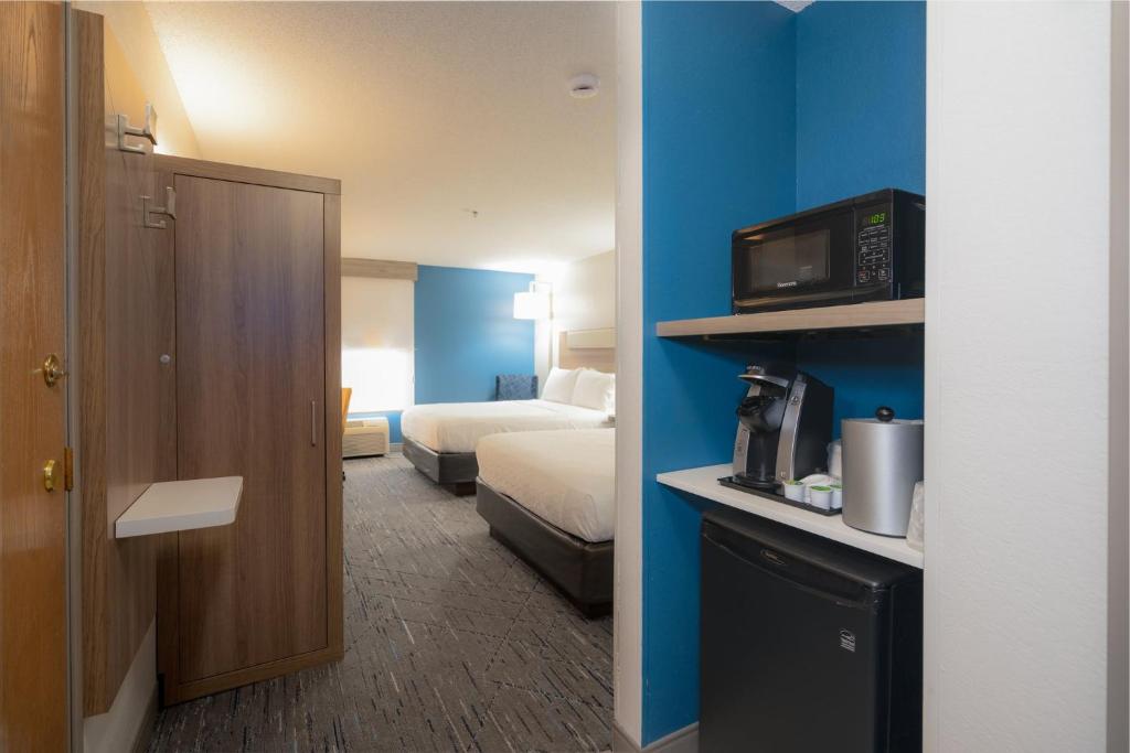 Holiday Inn Express Hotel & Suites Minneapolis - Minnetonka, an IHG Hotel - 