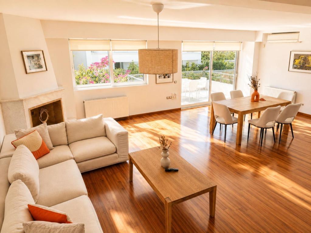 Adelos II Glow Villa 5BR 360m -Elevator-Rooftop