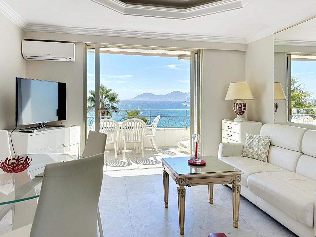 One bedroom apartment with beautiful sea view