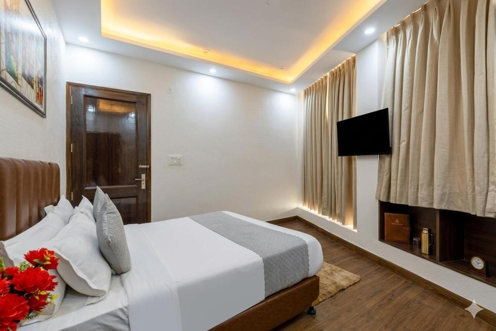 فضای داخلی Hotel Mannat Green 2 Min Walk From Naraina Metro station در دهلی نو - تصویر ۳