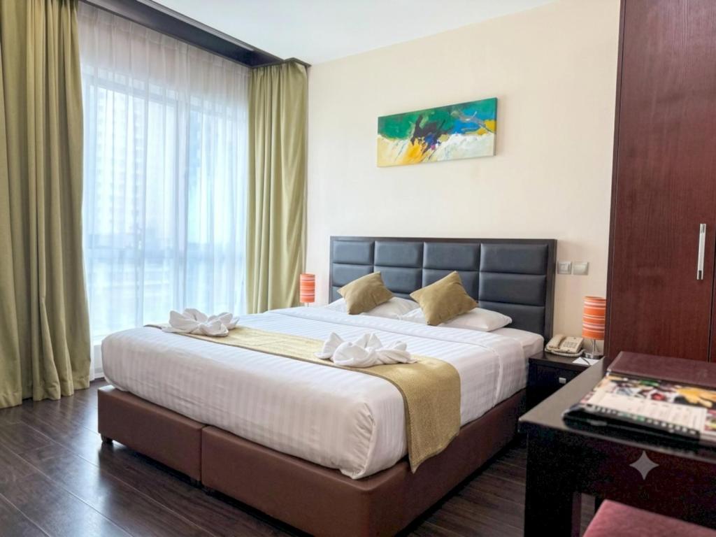 Marina View Deluxe Hotel Apartment - 