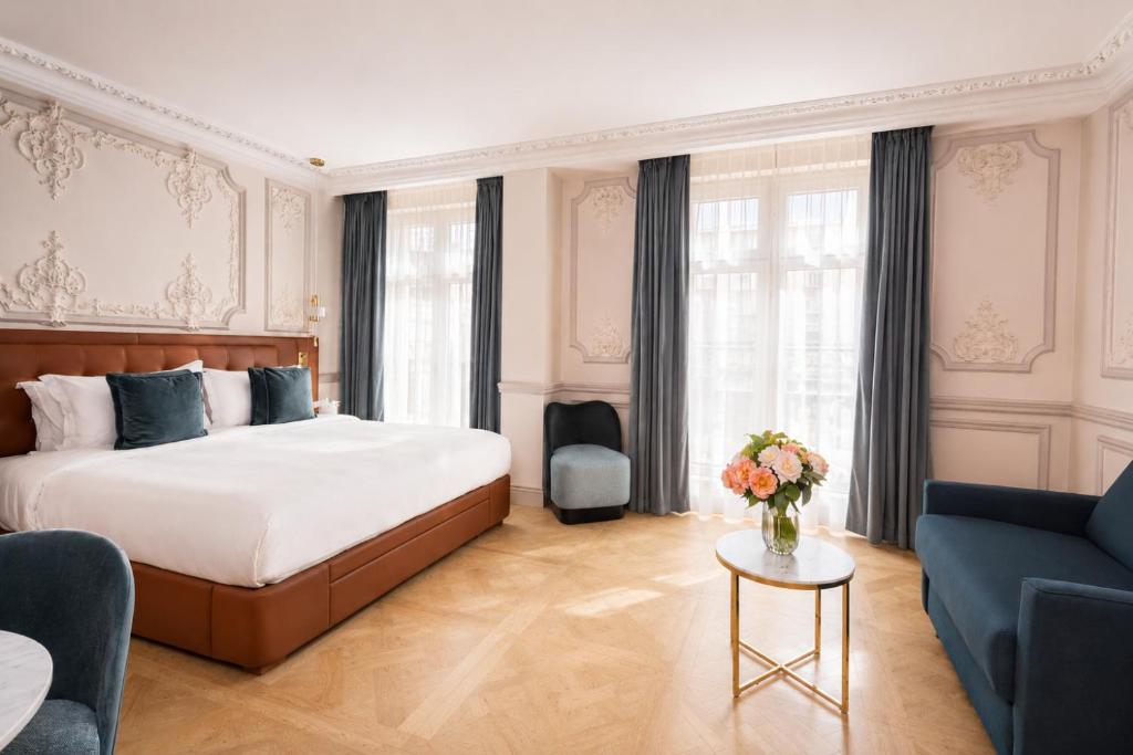 Le Triomphe Paris