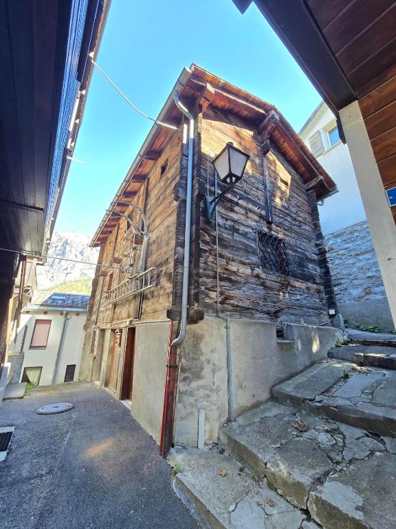 Urchiges Chalet mitten im Herzen von Leukerbad