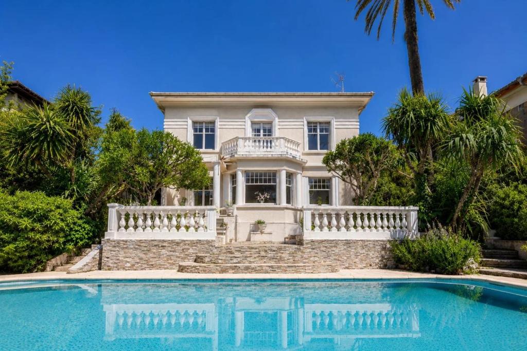 Cannes Luxury Rental - Belle epoque villa to rent close to Cannes center