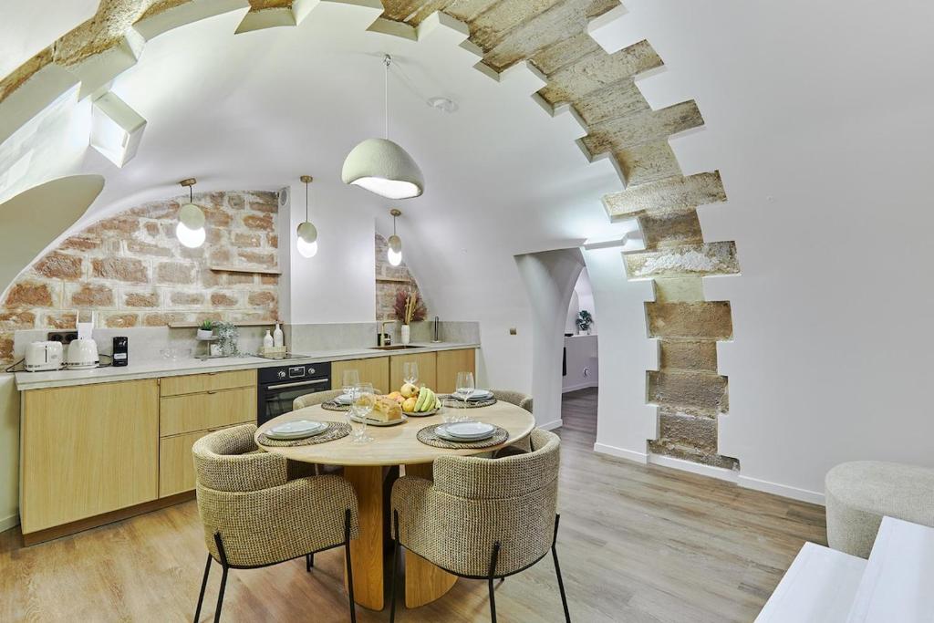 Apartment Le Marais place des Vosges by Studio prestige