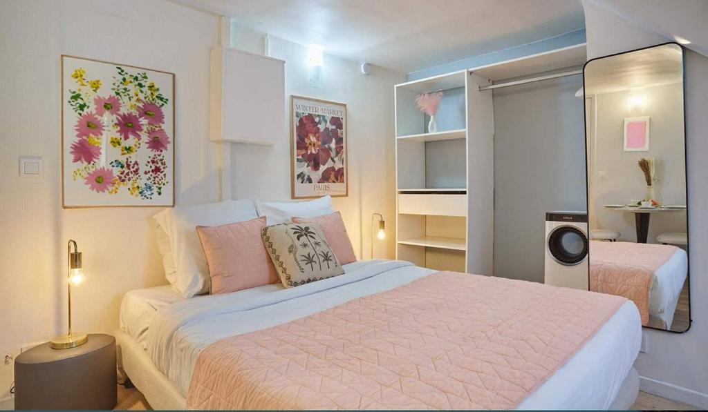 Studio Place Vendome by Studio prestige