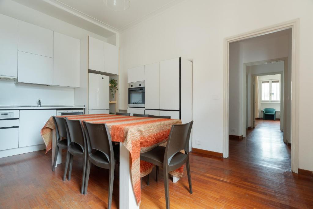 GuestHost - Spacious Apartment X8 Near San Babila