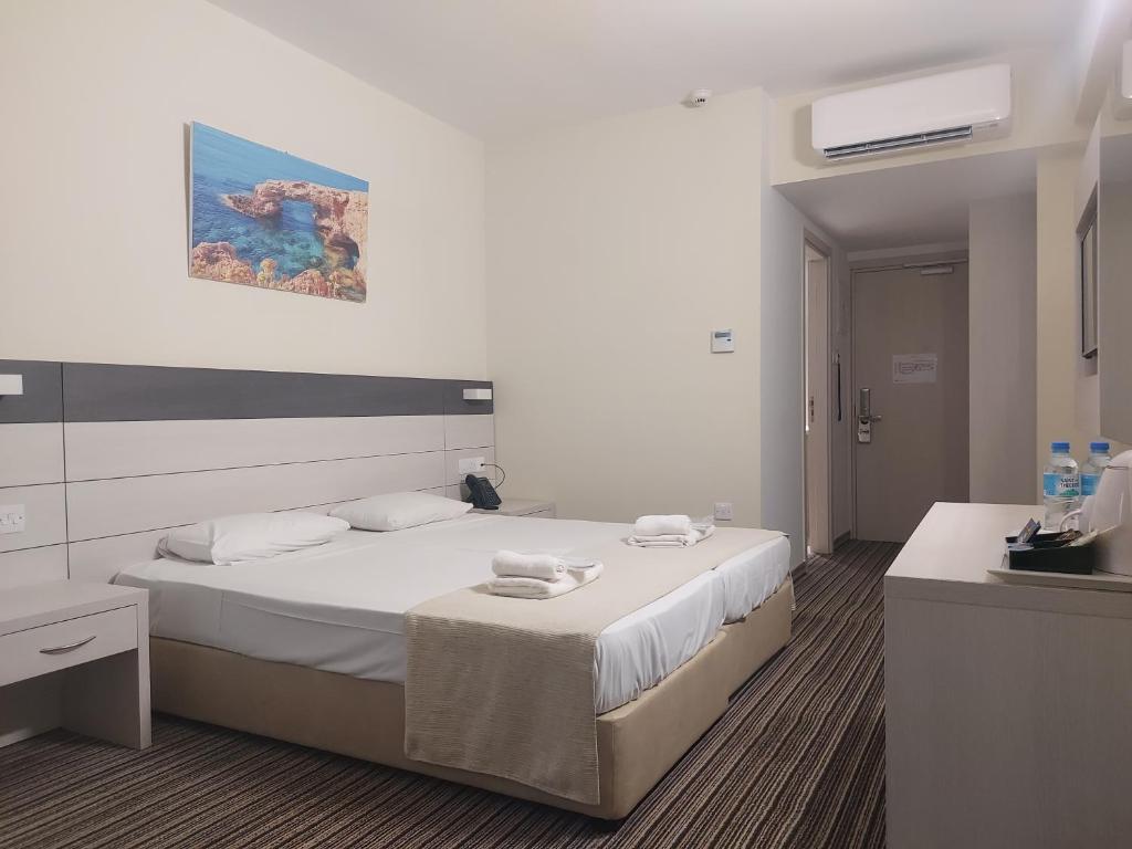 Christofinia Hotel - 