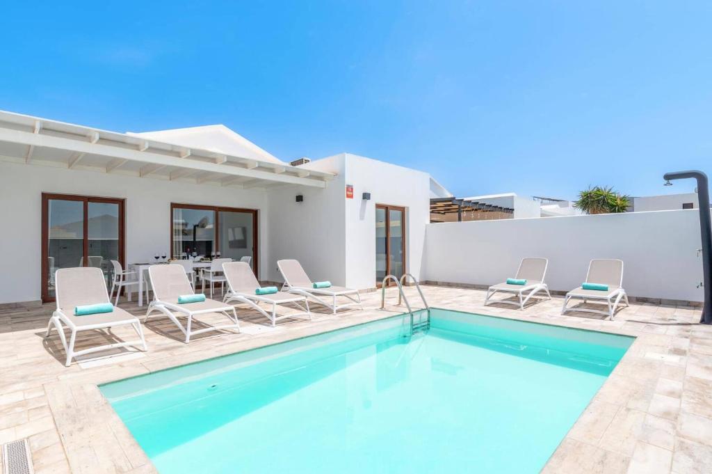 Villa Naira by Villa Plus