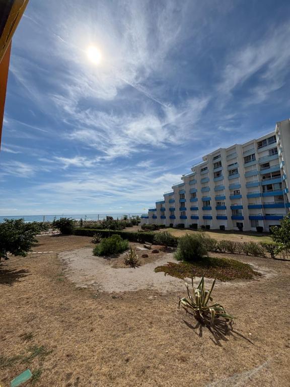 Bel Appartement 4-6 couchages, en bord de mer, accès direct à la plage