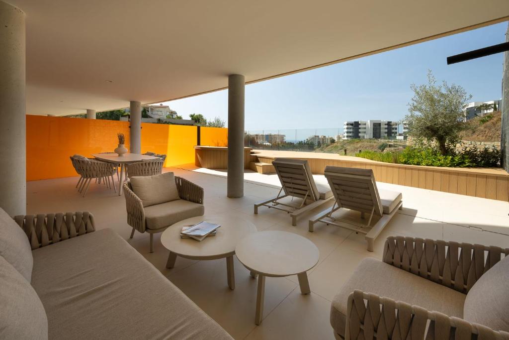 Luxury 2-Bedroom Apartment with Panoramic Sea Views in Reserva del Higuerón