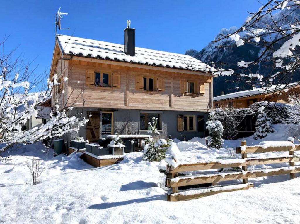 Chalet Benoit - Modern Chalet 8 Pax Free Parking Mountain View - By Cozee Rentals