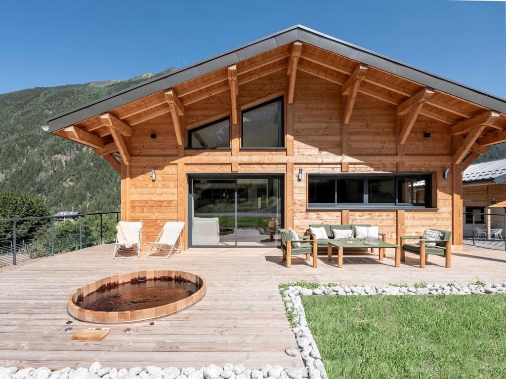 Chalet Bossonge 4 Bedrooms Nordic bath Parking and Garage By Cozee Rentals