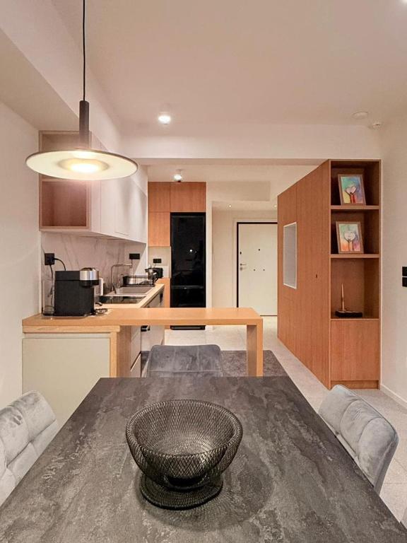 Sunny 2BR New Modern Apartment in Nea Smyrni