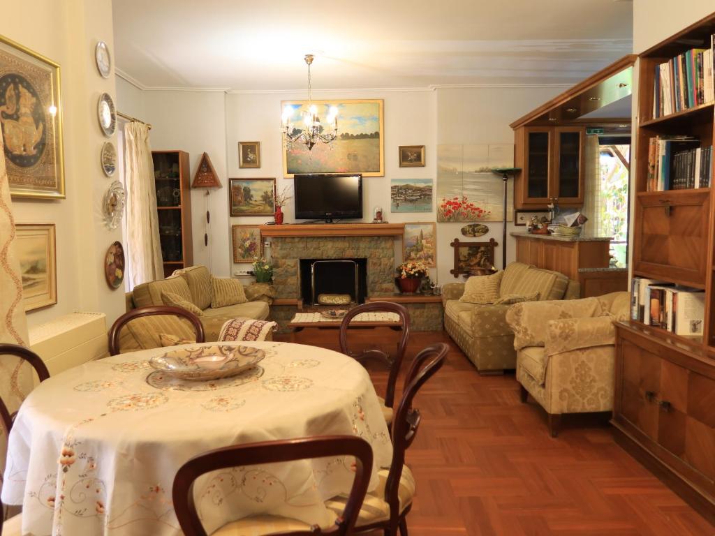 Family House in Glyfada center