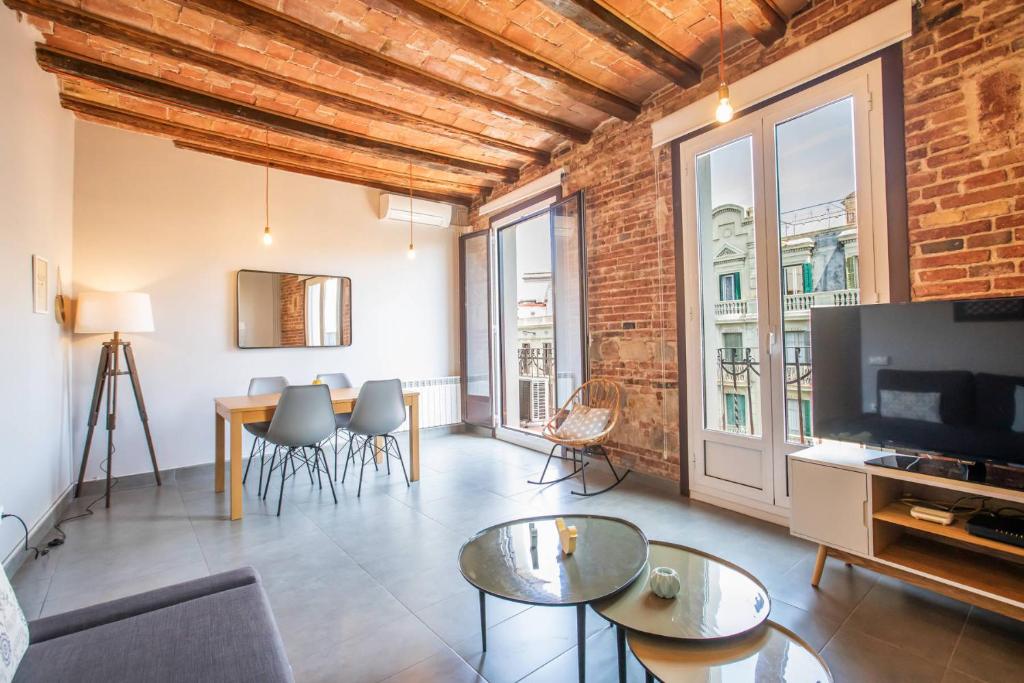 42MAL1083 - Amazing New 2BR Flat in the center