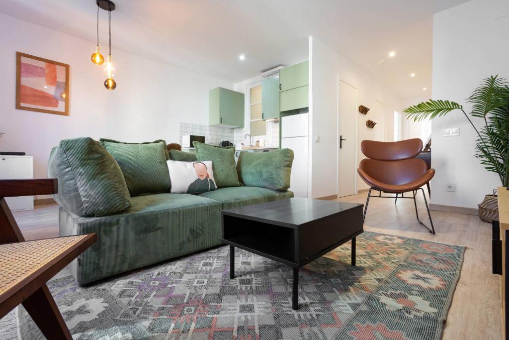 11CRC1037 Newly decorated Flat near Sants Station