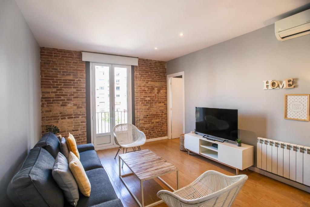 24mal1073-Marvellous 2BR flat near Sagrada Familia