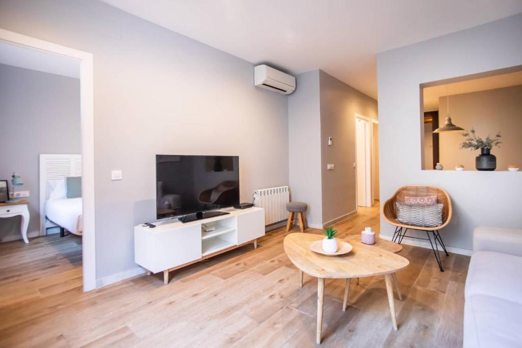 B3MAL1081 - New 2BR flat with private terrace