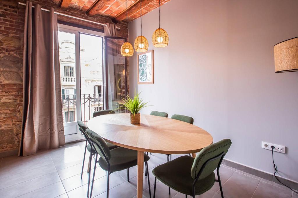 43MAL1000-NiceBright 2BR next to Sagrada Familia