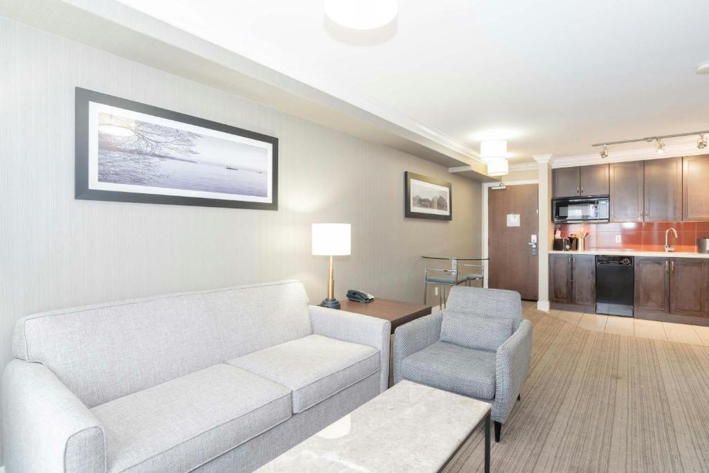 Sustainability certification Sandman Hotel and Suites Abbotsford - Suite Standard, 1 Letto King Divisibile, Angolo Cottura, Balcone
