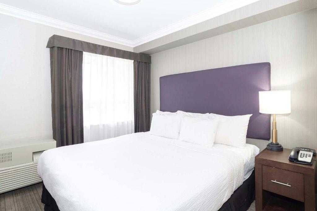 Sustainability certification Sandman Hotel and Suites Abbotsford - Suite Familiare, 1 Letto King, Letti A Castello, Angolo Cottura, Balcone