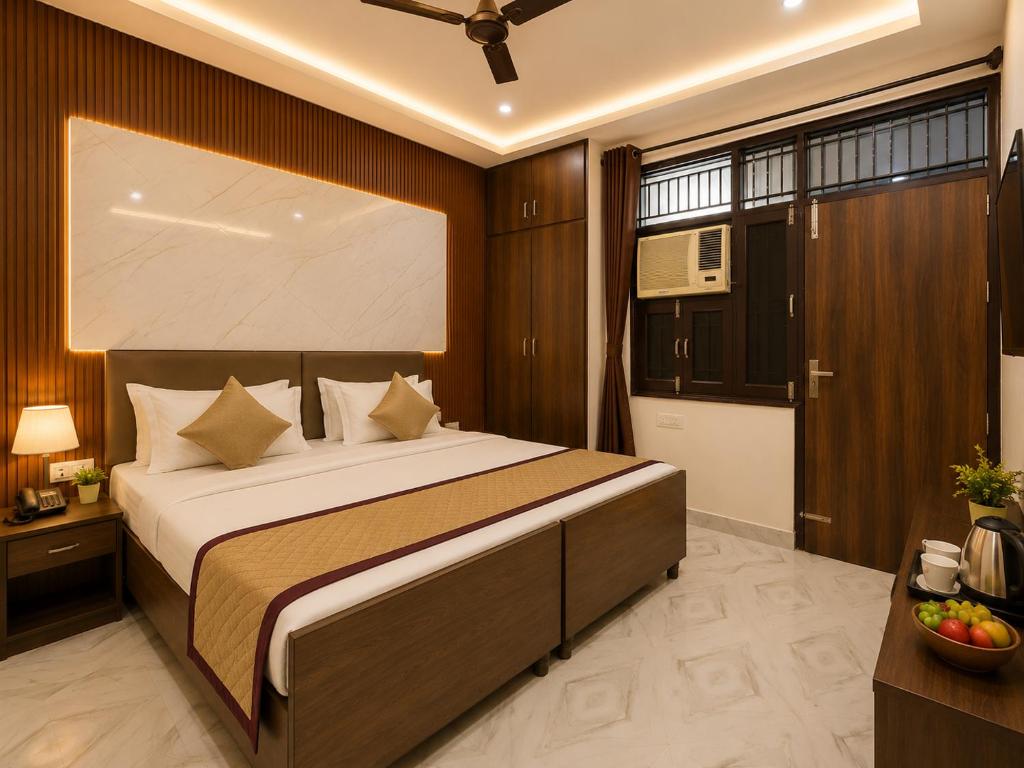 Hotel Kasa Stays Near Pacific Mall در دهلی نو