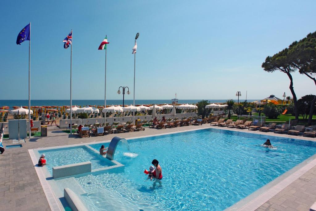 Bazén v ubytování Hotel Cesare Augustus nebo v jeho okolí