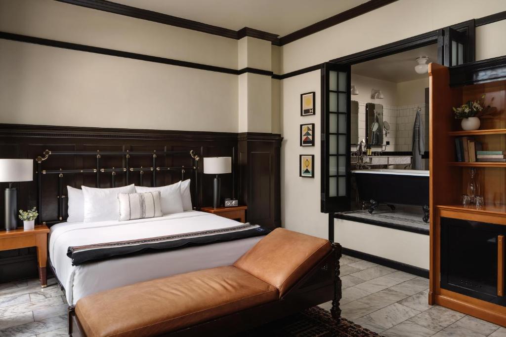 Chicago Athletic Association, part of Hyatt - 