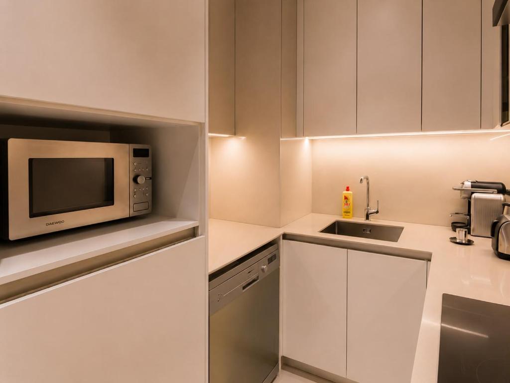 فضای داخلی Address Beach Resort Residences Stunning High-Floor Views Private Beach Access در دبی - تصویر ۳