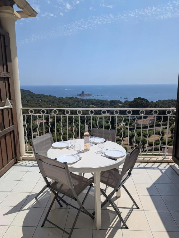 Appartement pour 4-5 personnes avec vue mer exceptionnelle