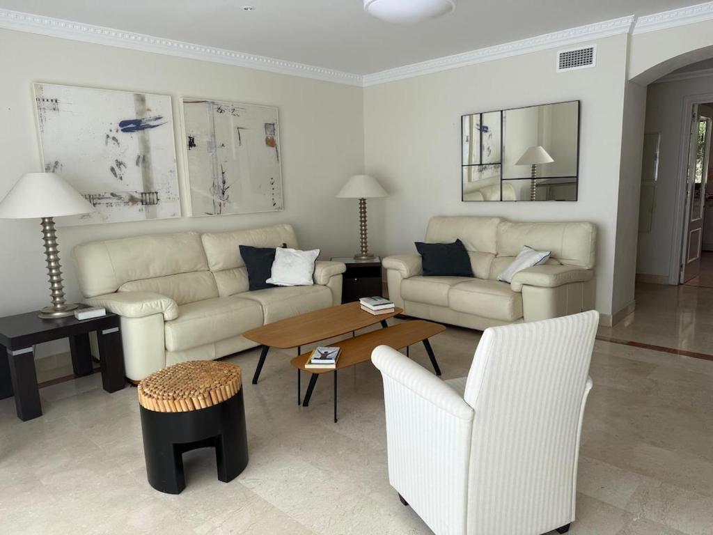 Luxury apt Benahavís Monthly Stays Spa and SeaViews