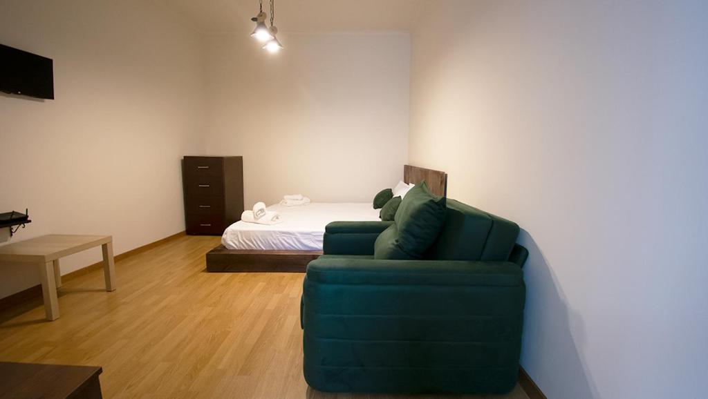 فضای داخلی Apartment at Rustaveli avenue, near opera در تفلیس - تصویر ۳