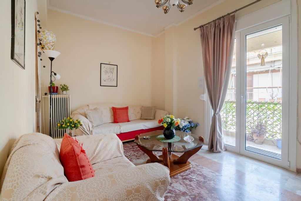 Cozy & Bright Home - 50m from metro station Άg Antonios