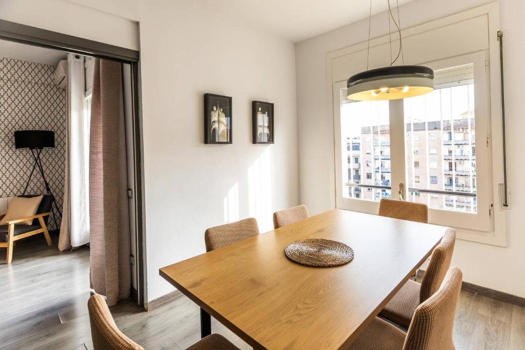 64IND1131 - Apartment with balcony