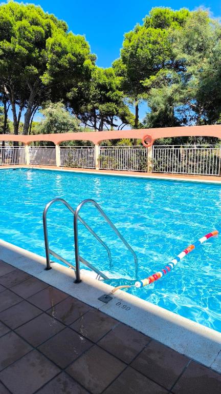 ESTARTIT BEACH Apartamento con piscina junto al mar