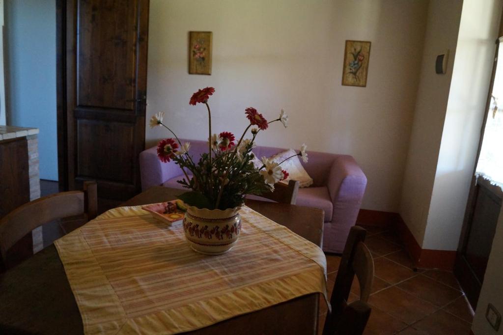 A seating area at Agriturismo Bonzalone