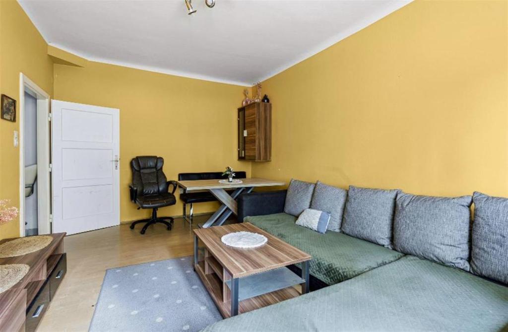 Cozy One-Bedroom Apartment